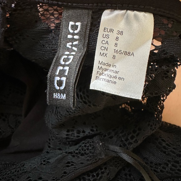 Black Dress with Floral lace on long sleeves and back. H&M - Picture 3 of 3